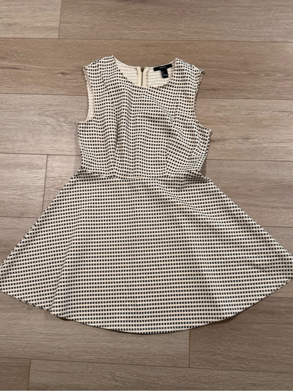 Forever 21 Black and White Sleeveless Fit-and-Flare Dress